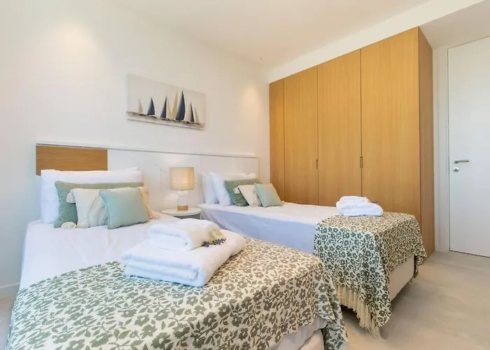 Amazing With Sea-view, Close To With Pool, Sauna, Wifi And Private Parking * 라고스