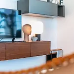Amazing With Sea-view, Close To With Pool, Sauna, Wifi And Private Parking Lägenhet *