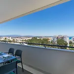 Amazing With Sea-view, Close To With Pool, Sauna, Wifi And Private Parking