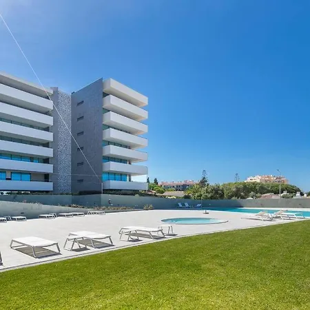 Lejlighed Amazing With Sea-view, Close To With Pool, Sauna, Wifi And Private Parking *