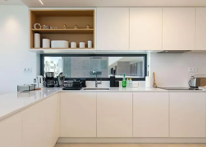 Amazing With Sea-view, Close To With Pool, Sauna, Wifi And Private Parking Lejlighed Lagos