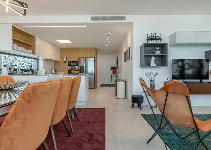 Amazing With Sea-view, Close To With Pool, Sauna, Wifi And Private Parking דירה *