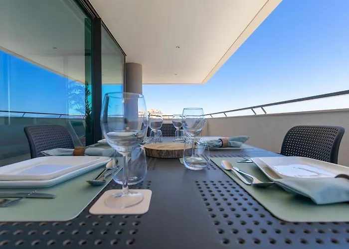 Amazing With Sea-view, Close To With Pool, Sauna, Wifi And Private Parking