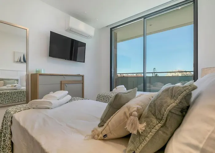 Amazing With Sea-view, Close To With Pool, Sauna, Wifi And Private Parking