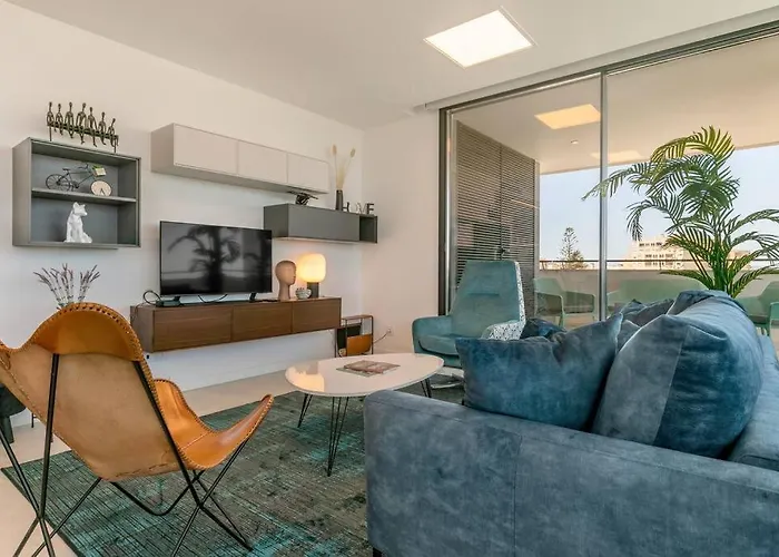 Amazing With Sea-view, Close To With Pool, Sauna, Wifi And Private Parking