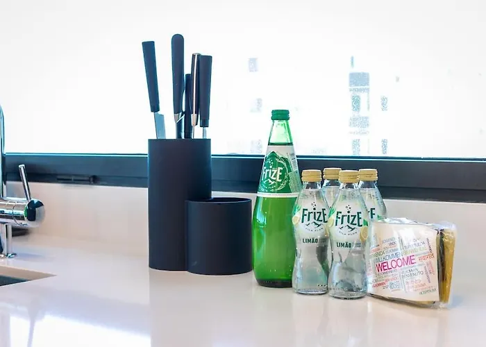 Amazing With Sea-view, Close To With Pool, Sauna, Wifi And Private Parking Lejlighed *