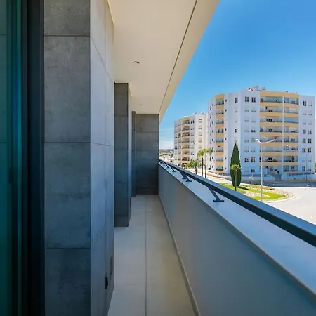 Amazing With Sea-view, Close To With Pool, Sauna, Wifi And Private Parking Apartment Lagos