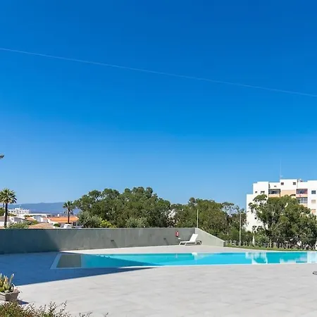 Amazing With Sea-view, Close To With Pool, Sauna, Wifi And Private Parking Apartment Lagos