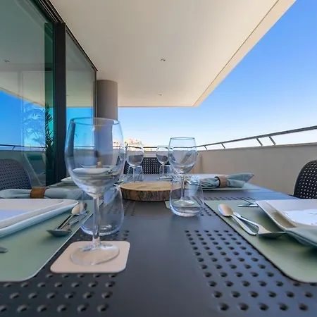 Amazing With Sea-view, Close To With Pool, Sauna, Wifi And Private Parking