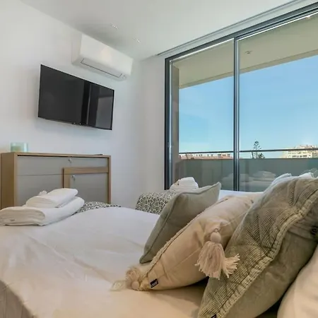 Amazing With Sea-view, Close To With Pool, Sauna, Wifi And Private Parking