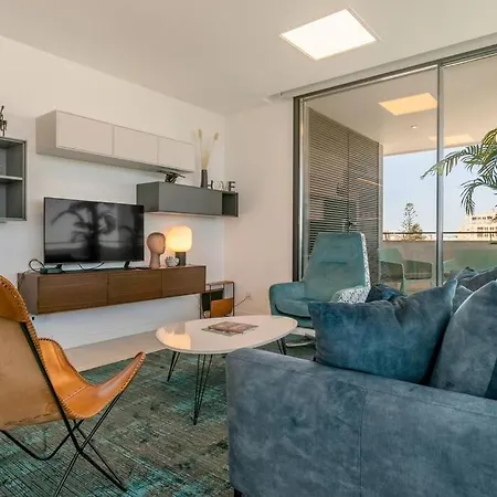 Amazing With Sea-view, Close To With Pool, Sauna, Wifi And Private Parking