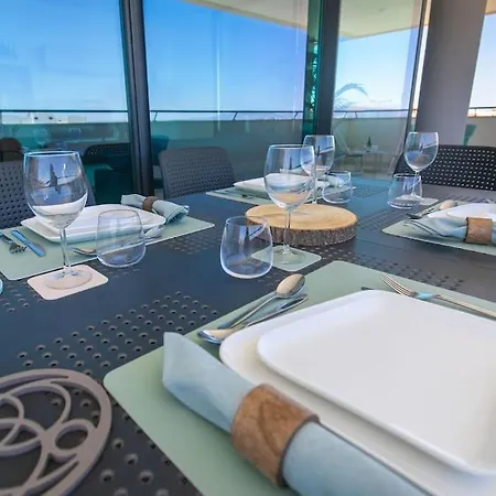 Apartment Amazing With Sea-view, Close To With Pool, Sauna, Wifi And Private Parking Lagos