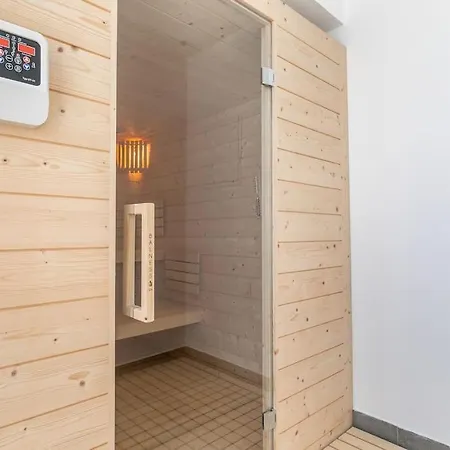 Amazing With Sea-view, Close To With Pool, Sauna, Wifi And Private Parking *