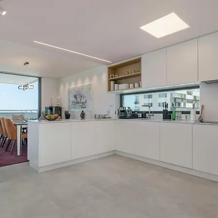 Amazing With Sea-view, Close To With Pool, Sauna, Wifi And Private Parking *